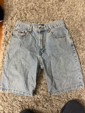 Tommy Hilfiger Light Wash Denim Men’s Jean Shorts